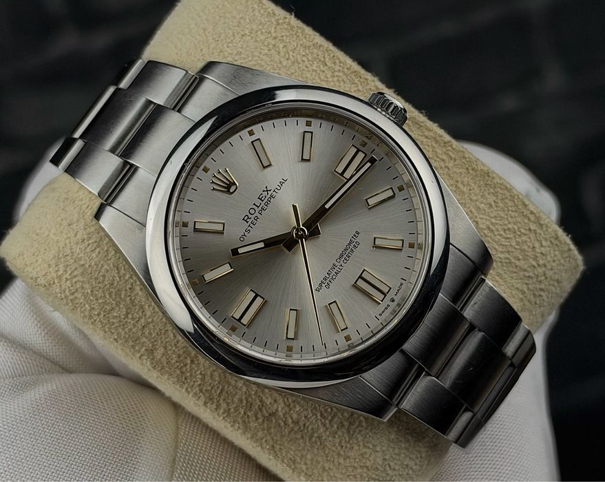 Rolex Oyster Perpetual 41 – ref. 124300 – srebrna tarcza – komplet, polska dystrybucja
