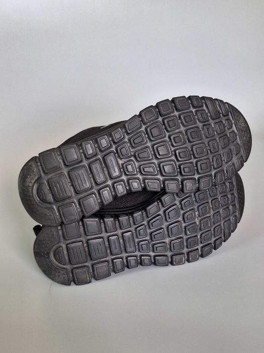Кросівки Skechers  38 / 25 см взуття жіноче skechers