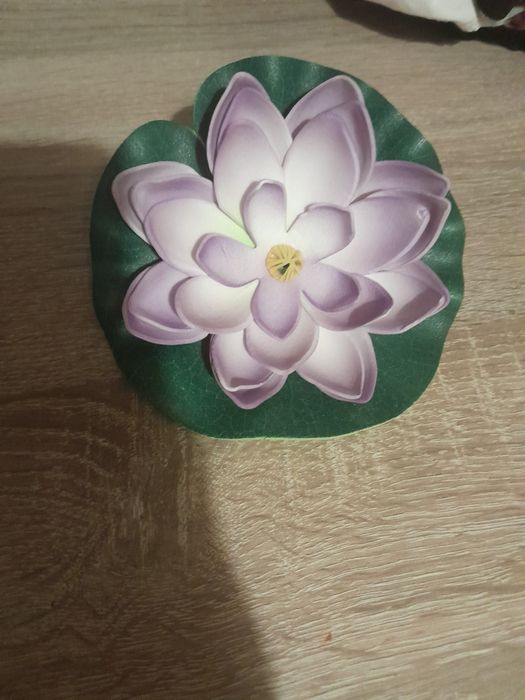 Sprzedam sztuczny kwiat