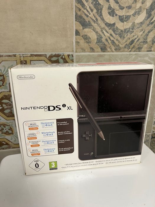 Nintendo DS XL - kompletnej pudełkiem