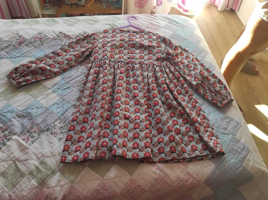 Vendo vestido de meia estação para menina de 8 anos - Lanidor