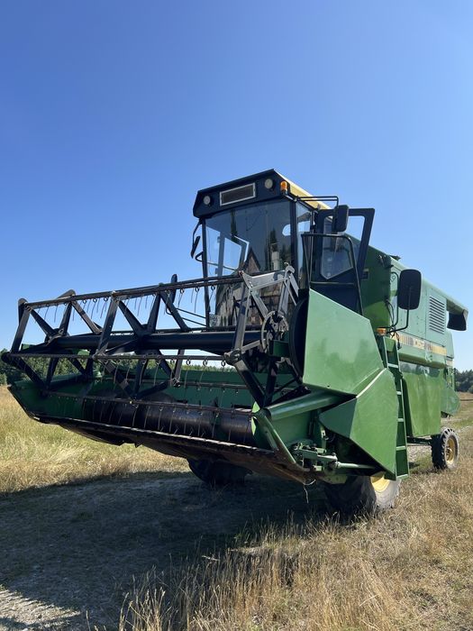 John Deere 1052,