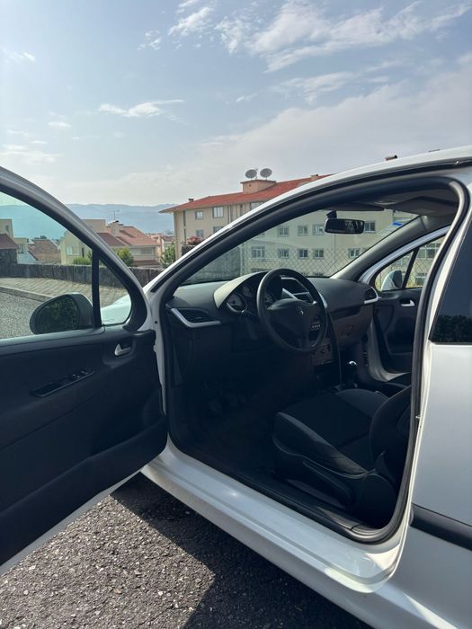 Peugeot 207 1.4 HDi Comercial – 2008