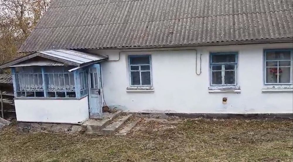 Продається дім. Газ, криниця. 25 сот+18 сот землі.