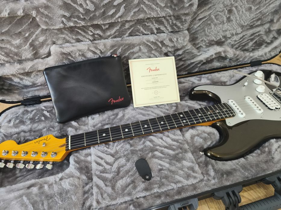 Fender American Ultra II Stratocaster HSS EB, Texas Tea