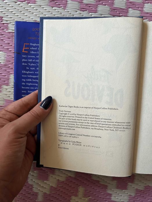 Truly Devious | Maureen Johnson | Inglês | HARDCOVER (Portes Incl.)