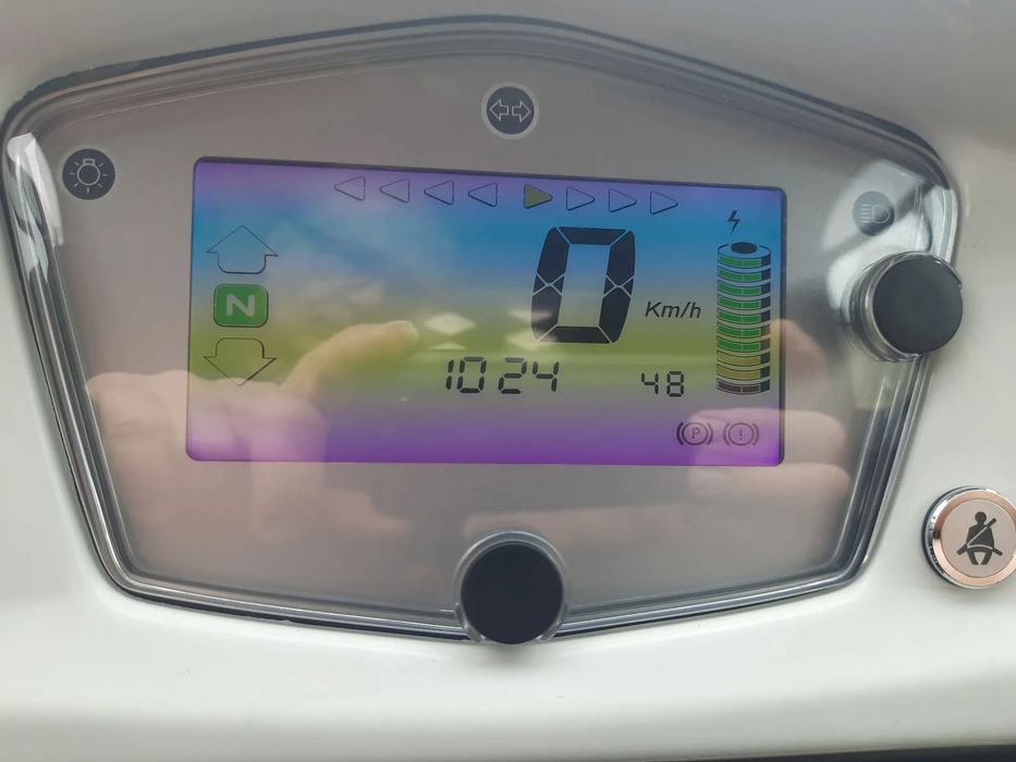 Ligier Pulse4  Ligier Pulse 4 eV, minivan elektryczny, ładowanie 230 VAC, gwarancja