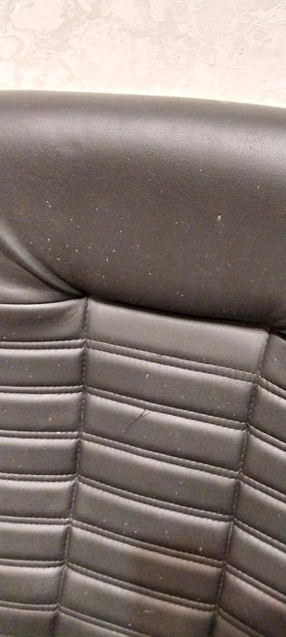 Комод;стіл;крісло