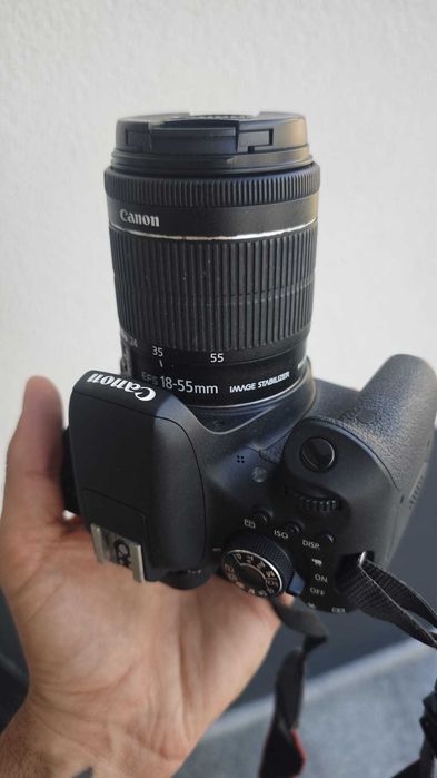 Máquina Canon EOS 750D com duas lentes, carregador e cartão de 16gb
