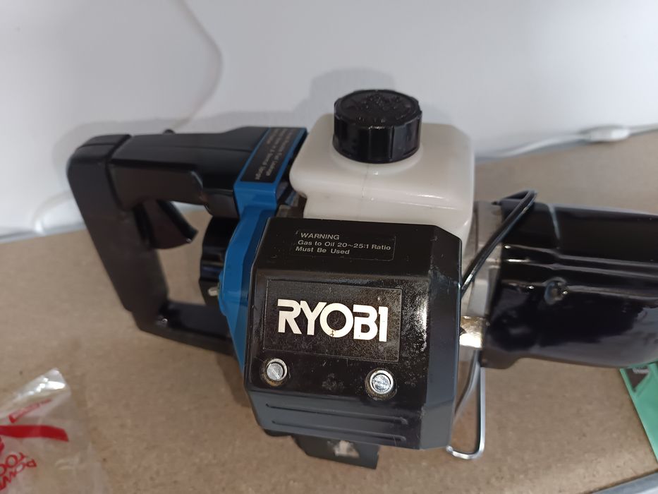 Serra de sabre a gasolina