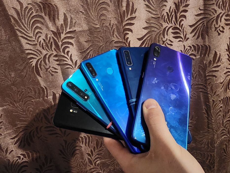 Лот смартфонів , телефонів Samsung / Huawei / Xiaomi / Honor – все включаются, без изображения