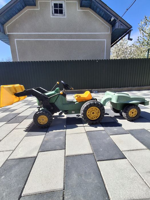 Продам іграшковий трактор