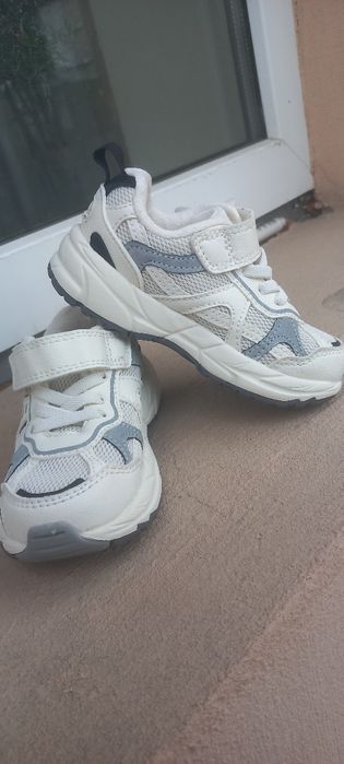 Продаються Кросівки