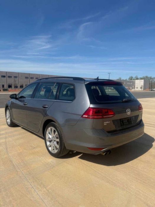 Volkswagen Golf      2016