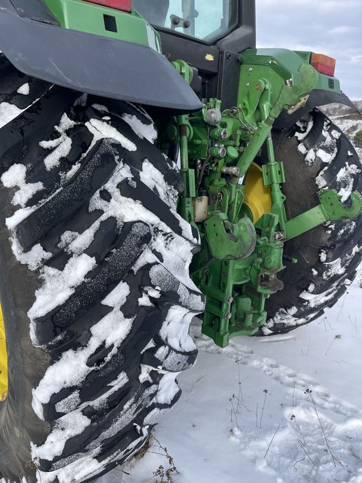 Трактор John Deere 6800