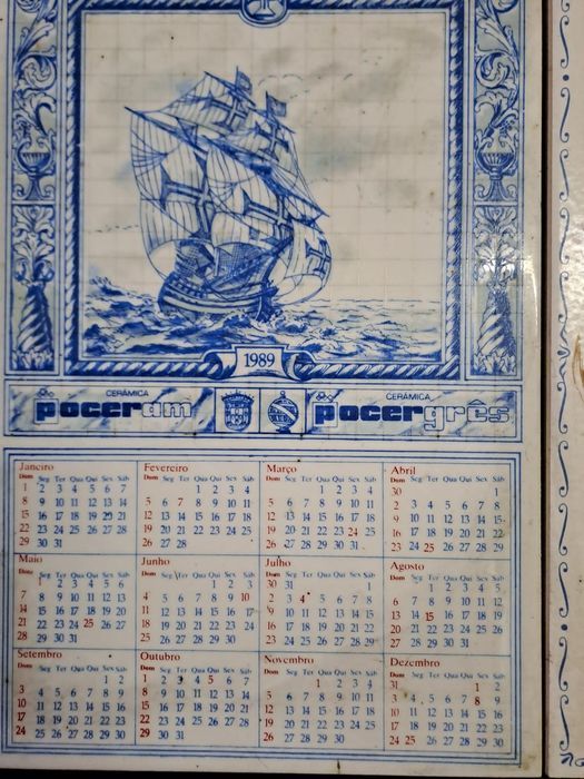 Coleção de calendários antigos de azulejo