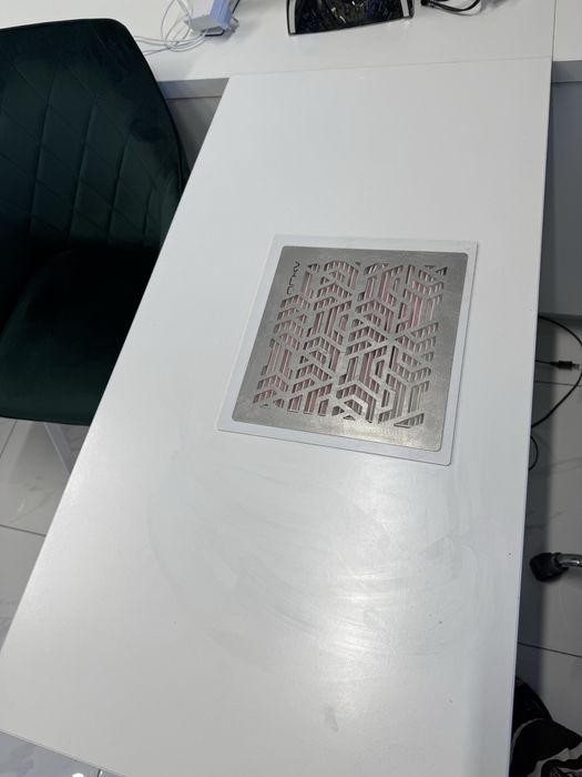 Стіл для манікюру з витяжкою