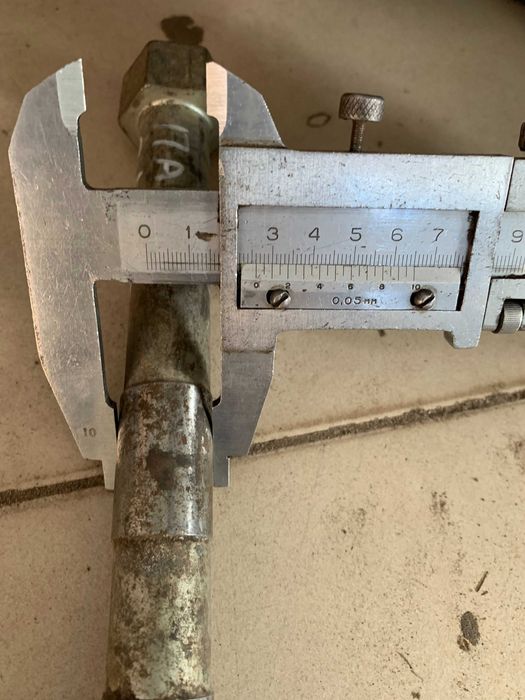 Болт Оси Автобуса ;  Икариус "