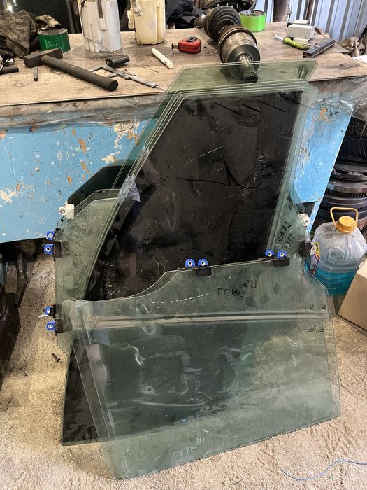 Стекло Nissan Leaf 11-17г. стекло двери ниссан лиф