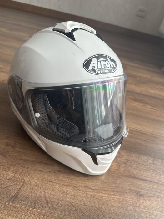 Продам шлем Airoh Spark