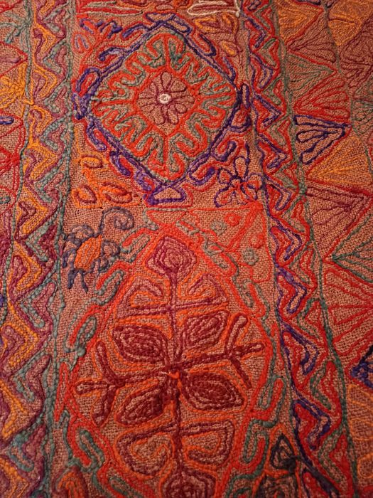 Tapetes rusticos artesanais serapilheira bordada mão - bom estado - muito resistentes - originais