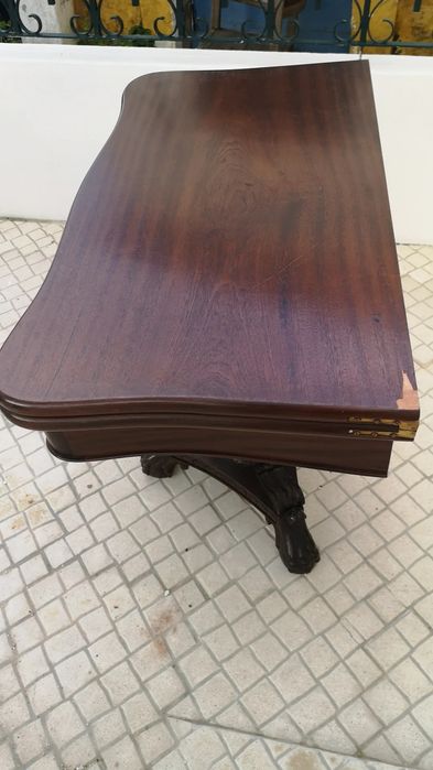 Mesa de jogo dobrável com pano verde – peça elegante
