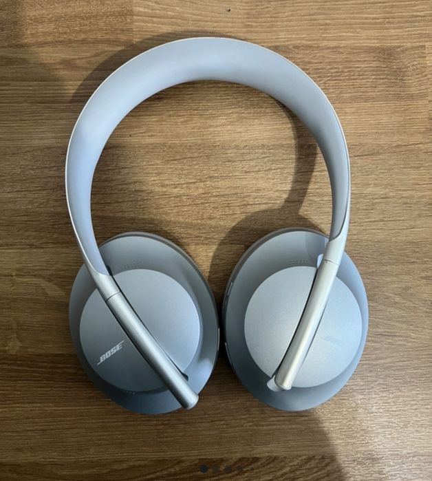 Bose nc 700 headphones