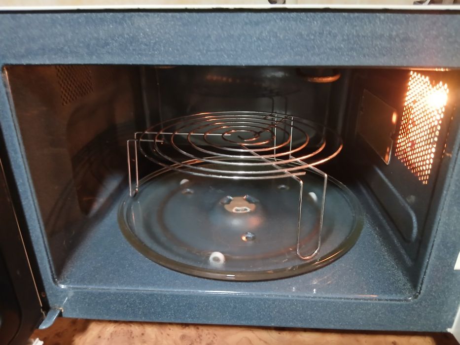 Микроволновка Самсунг.Рабочая