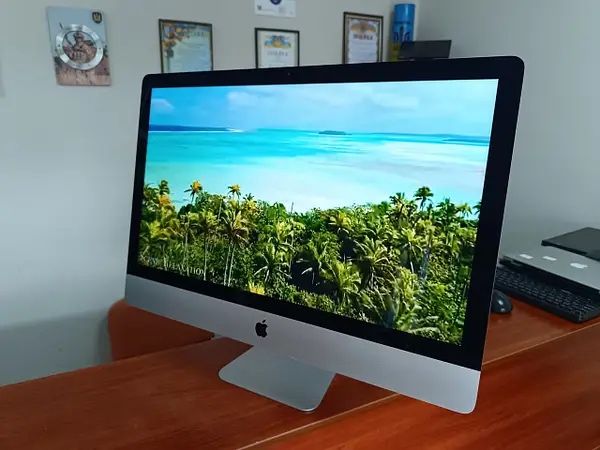 Apple iMac 27 5k 3.8GHz 64GB 2TB Fusion Radeon 8GB