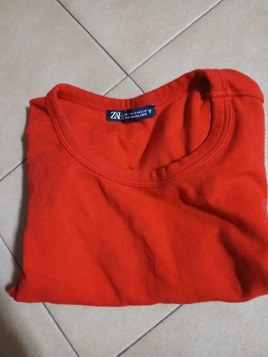 T shirt vermelha curta, da Zara