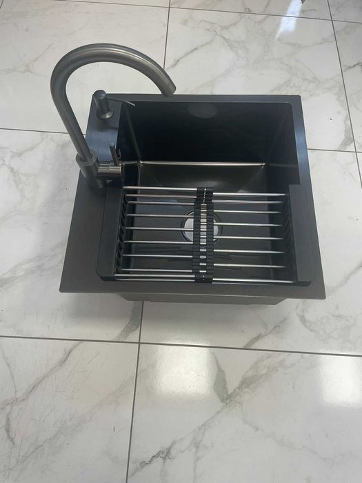 Мойка Lidz 5050 см черная и смеситель для кухни Kraft, черный