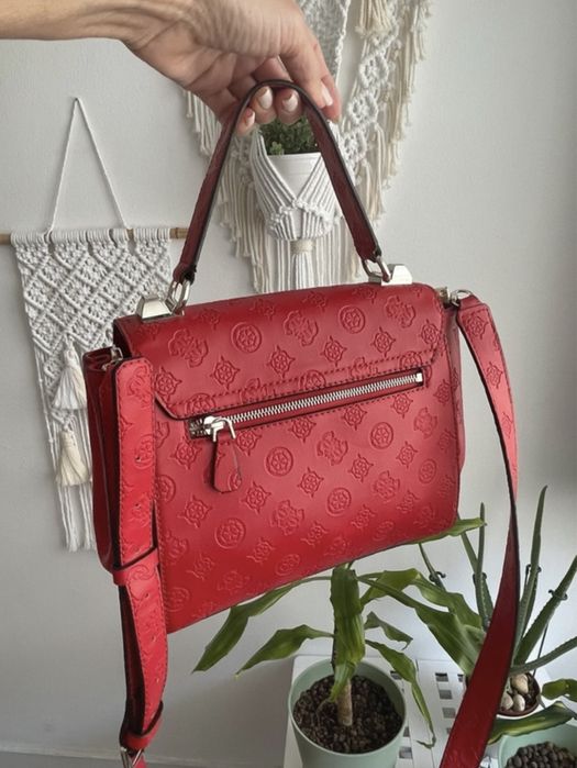 Mala tiracolo vermelha Guess