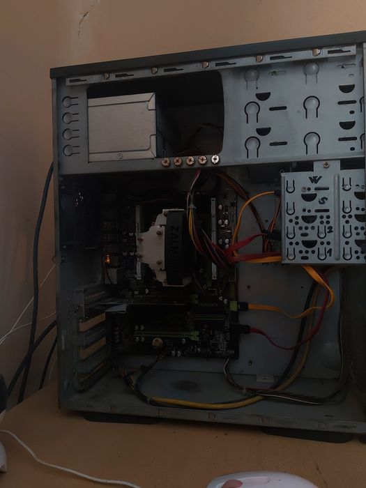 Доброго дня, продам настільний комп'ютер.