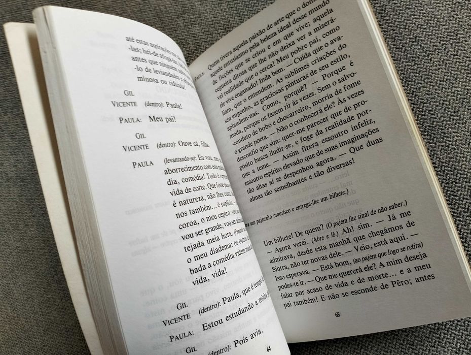 Livro "Um auto de Gil Vicente" de Almeida Garrett