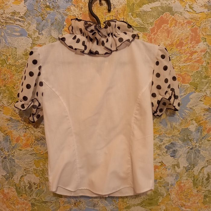 Три нарядных блузки.