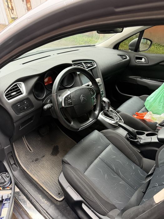 Citroen c4 1.2 turbo 2015 рік