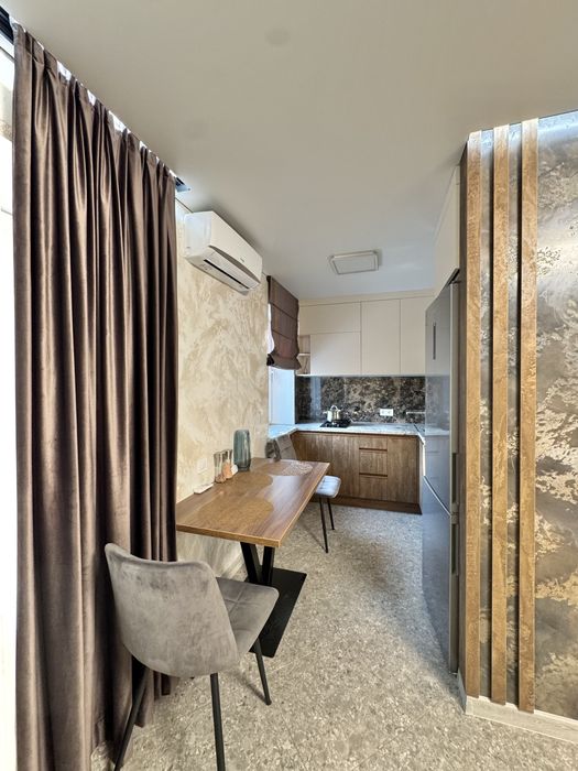 1 к пл Артема вул Софьї ПеровськоїПомісячно і на довгий термін