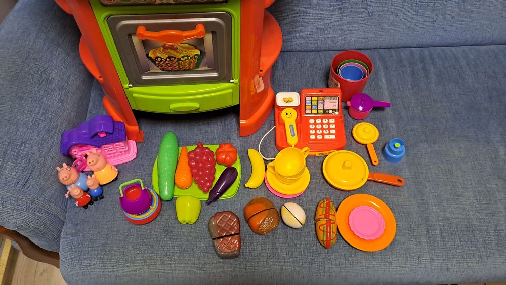 Кухня дитяча з посудкою