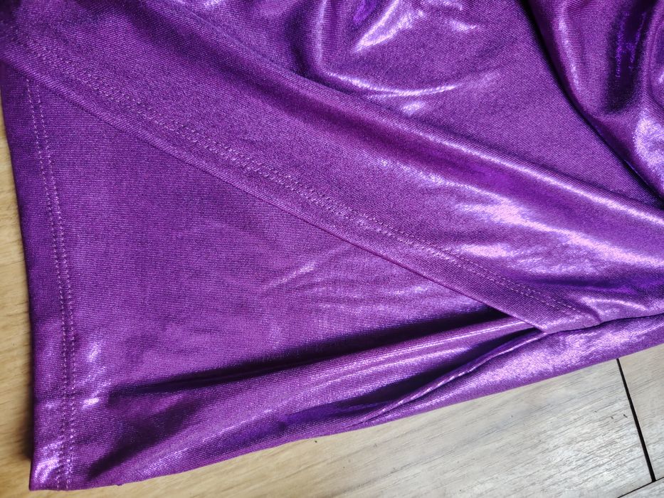 Zjawiskowa sukienka błyszcząca