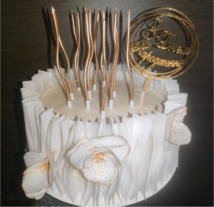 Святкові торти на замовлення