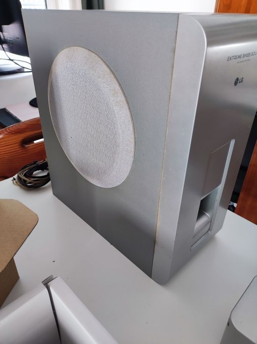 Subwoofer mais colunas