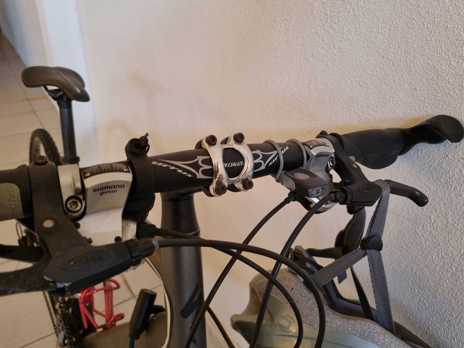 Specialized Sirrus Comp Tamanho M + acessórios