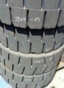 Pneus Empilhador 250R15 300R15 28x9R15Maciço