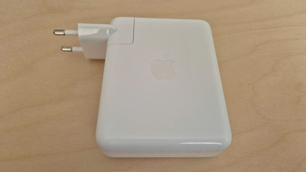 Adaptador de Corrente Apple USB-C 140W