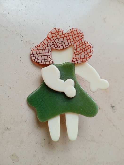 Lea Stein Paris broszka dziewczynka vintage