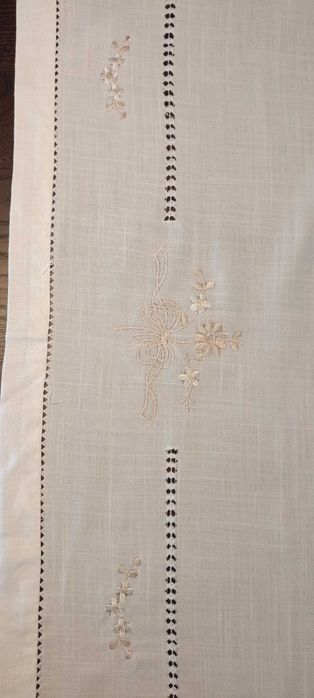 Toalha de Mesa Branca de Algodão