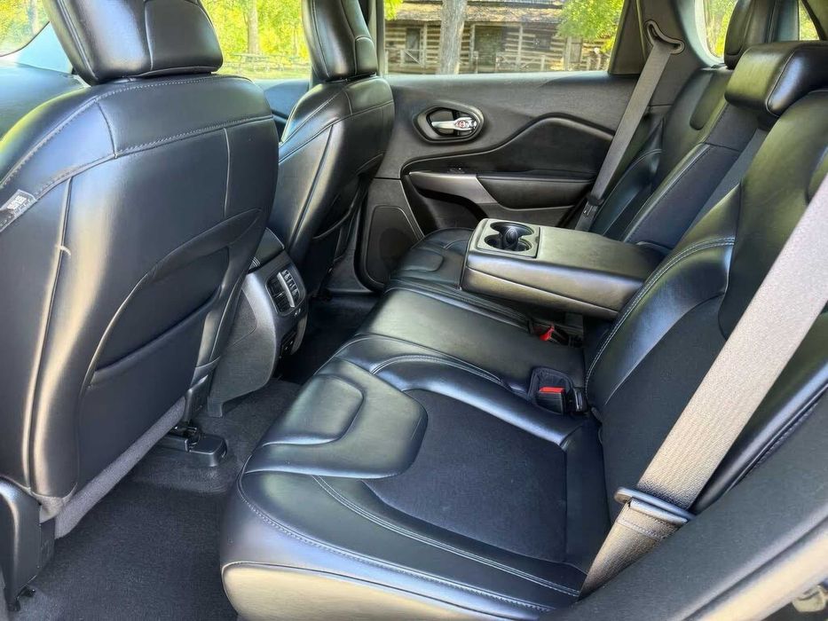 Jeep Cherokee Latitude Plus      2020