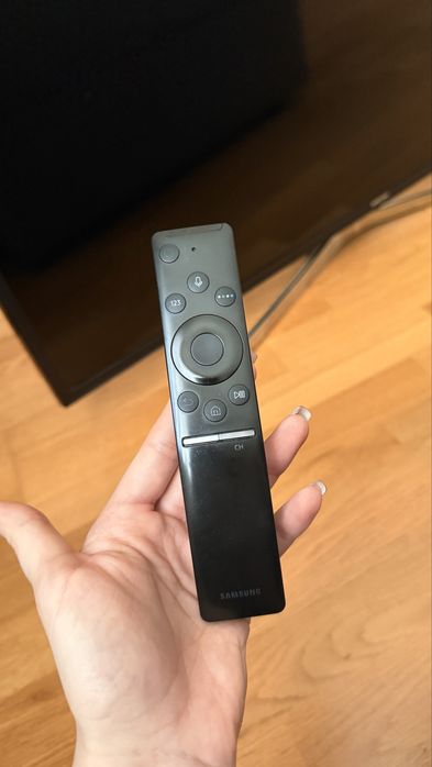 Телевізор Samsung 43 дюйми 2018 рік