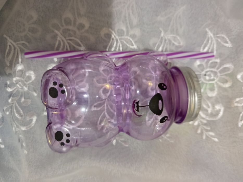 Copo em formato urso roxo.