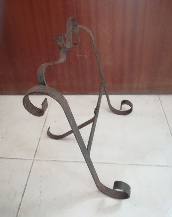 Suporte de Pratos Antigo